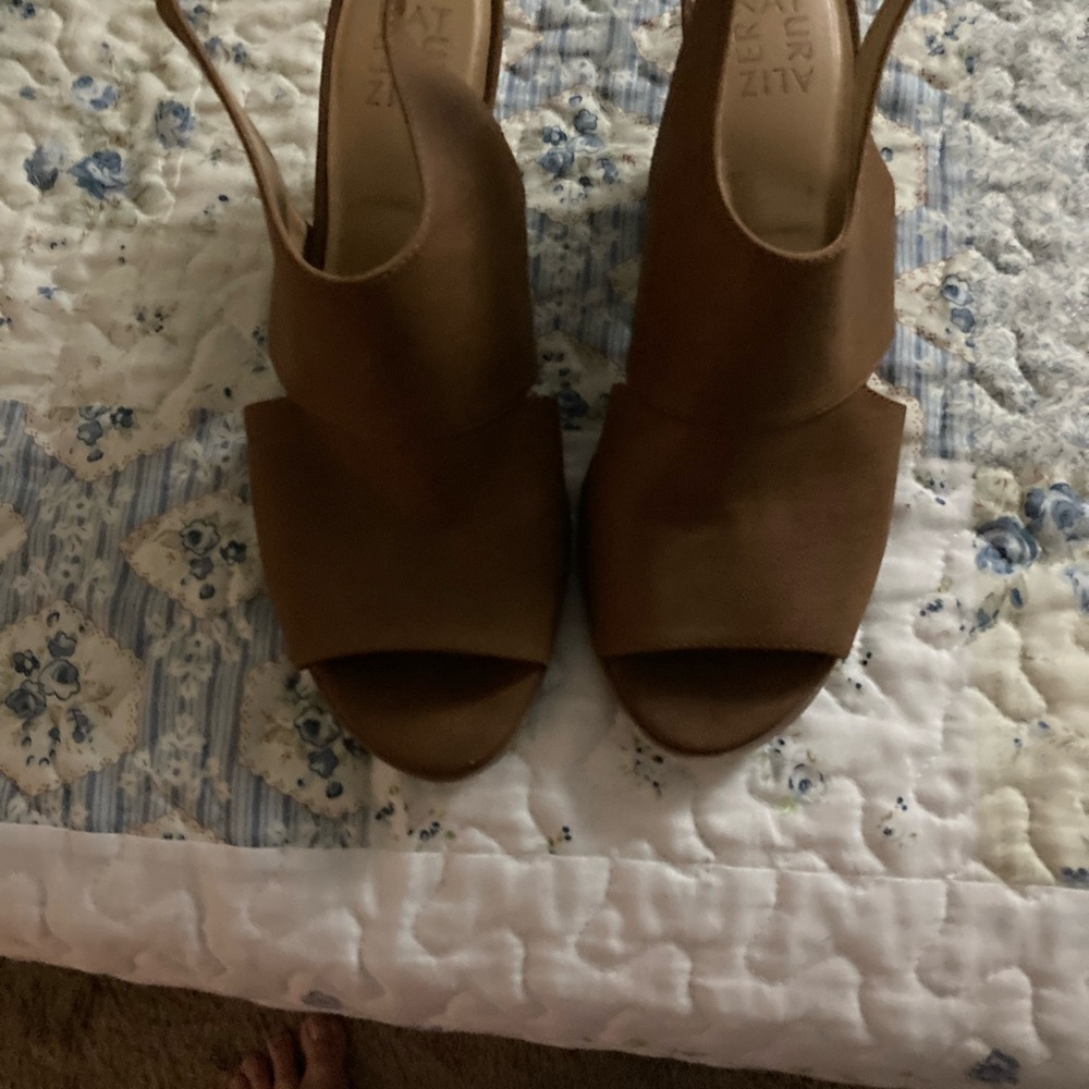 Naturalizer Tan Women's Sandals